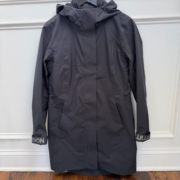 Lululemon Rain Rebel Insulated Jacket - Nwt - Size 4 - Picture 3 of 13